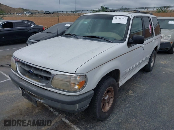 1998 Ford Explorer XL z VIN 1FMZU32E6WZB42875, wystawiony jako IAAI lot #41904223 z przebiegiem 265 981 mil mil oraz . Historia ofert i sprzedaży dostępna na DreamBid. Obrazek 2.