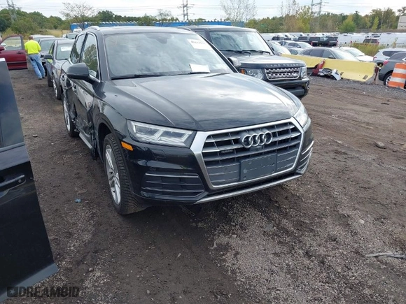 2018 Audi Q5 Prestige with VIN WA1CNAFY0J2020976, listed as a IAAI auction lot 40413153 with 32,294 mi miles. Bid and sale history available at carsss.com. Image 1.