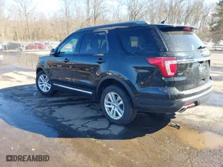 2018 Ford Explorer XLT with VIN 1FM5K8D88JGC89048, listed as a IAAI auction lot 41670425 with 97,498 mi miles. Bid and sale history available at carsss.com. Image 3.