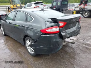 2015 Ford Fusion SE z VIN 1FA6P0HD9F5101925, wystawiony jako IAAI lot #42314400 z przebiegiem 159 548 mil mil oraz . Historia ofert i sprzedaży dostępna na DreamBid. Obrazek 6.
