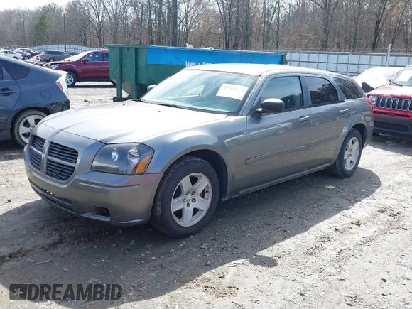 2005 Dodge Magnum SE with VIN 2D4FV48VX5H117187, listed as a IAAI auction lot 41569678 with 138,600 mi miles and . Bid and sale history available at carsss.com. Image 2.