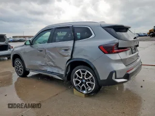 2024 BMW X1 xDrive28i с VIN WBX73EF07R5Z37604, выставлен на аукционе Copart как лот 55157395 с пробегом 9 531 миль миль и Списание • Salvage title. История ставок и продаж доступна на DreamBid. Изображение 2.