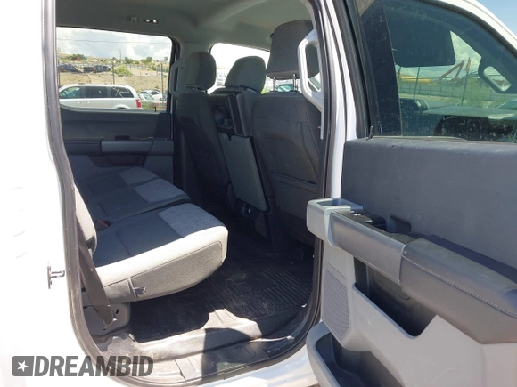 2024 Ford F-250 XL with VIN 1FT7W2BT9RED57676, listed as a IAAI auction lot 42593411 with 40,438 mi miles and . Bid and sale history available at DreamBid. Image 8.