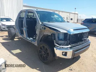 2018 Toyota Tundra SR with VIN 5TFUW5F1XJX752861, listed as a IAAI auction lot 42443800 with 72,547 mi miles and . Bid and sale history available at DreamBid. Image 1.