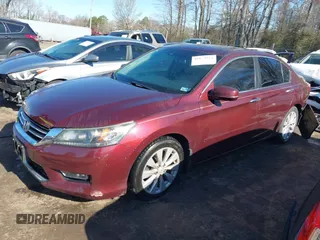 2013 Honda Accord Sdn EX-L with VIN 1HGCR2F86DA272193, listed as a IAAI auction lot 41873222 with 147,809 mi miles. Bid and sale history available at carsss.com. Image 2.