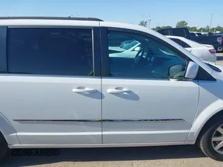 2014 Chrysler Town & Country Touring with VIN 2C4RC1BG4ER156134, listed as a IAAI auction lot 41978659 with 169,670 mi miles. Bid and sale history available at carsss.com. Image 14.