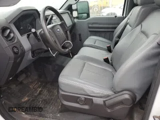 2016 Ford F-250 XL z VIN 1FTBF2A66GEB85013, wystawiony jako Copart lot #57483515 z przebiegiem 188 527 mil mil oraz Szkoda całkowita • Salvage title. Historia ofert i sprzedaży dostępna na DreamBid. Obrazek 7.
