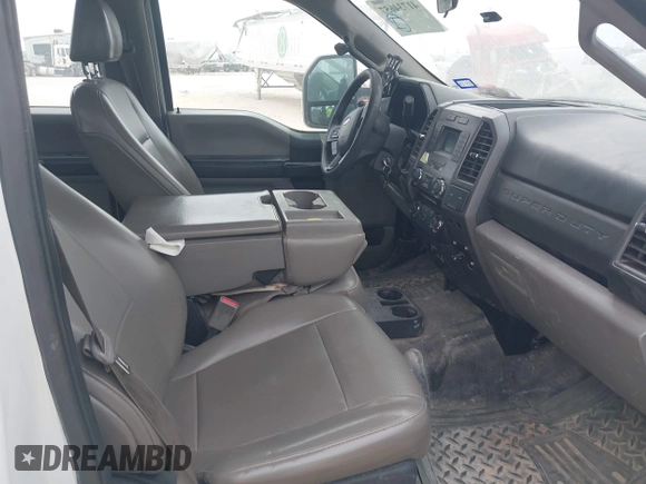 2017 Ford F-350 XL with VIN 1FT7W3AT2HED60747, listed as a IAAI auction lot 41734657 with 182,577 mi miles and . Bid and sale history available at DreamBid. Image 5.