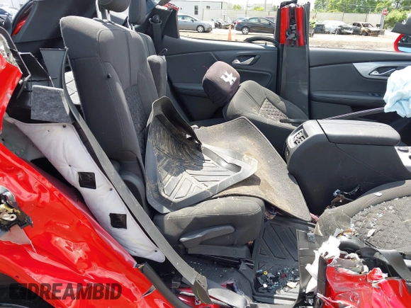 2019 Chevrolet Blazer z VIN 3GNKBBRA8KS689220, wystawiony jako IAAI lot #42340406 z przebiegiem 91 187 mil mil oraz . Historia ofert i sprzedaży dostępna na DreamBid. Obrazek 8.