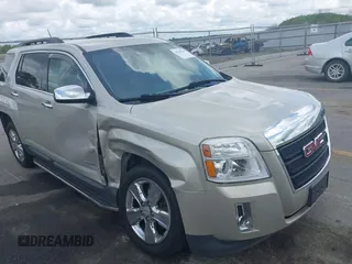 2014 GMC Terrain SLE z VIN 2GKFLWEK7E6139589, wystawiony jako IAAI lot #42535544 z przebiegiem 99 447 mil mil oraz . Historia ofert i sprzedaży dostępna na DreamBid. Obrazek 1.