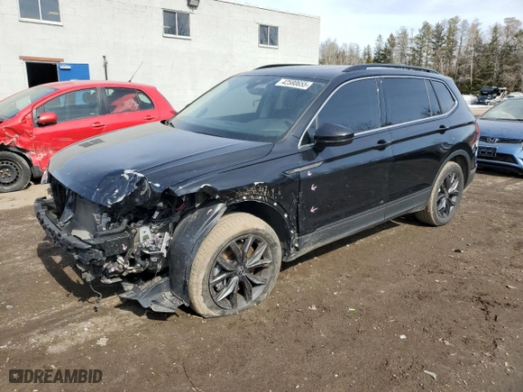 2022 Volkswagen Tiguan SE with VIN 3VV2B7AXXNM061725, listed as a Copart auction lot 42580655 with 82,732 mi miles and Salvage Title. Bid and sale history available at carsss.com. Image 1.