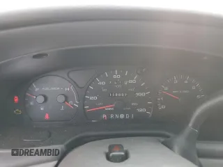 2003 Ford Taurus LX Standard z VIN 1FAFP52U43A110444, wystawiony jako Copart lot #83557764 z przebiegiem 118 897 mil mil oraz Szkoda całkowita • Salvage title. Historia ofert i sprzedaży dostępna na DreamBid. Obrazek 9.