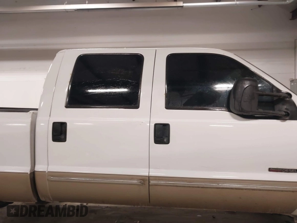 2000 Ford Super Duty F-250 XL with VIN 1FTNW21F4YEA61563, listed as a IAAI auction lot 41334848 with 221,464 mi miles. Bid and sale history available at carsss.com. Image 14.