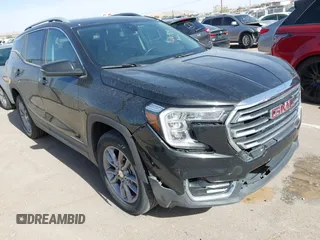 2024 GMC Terrain SLT z VIN 3GKALVEG1RL250396, wystawiony jako IAAI lot #42263423 z przebiegiem 43 186 mil mil oraz . Historia ofert i sprzedaży dostępna na DreamBid. Obrazek 1.