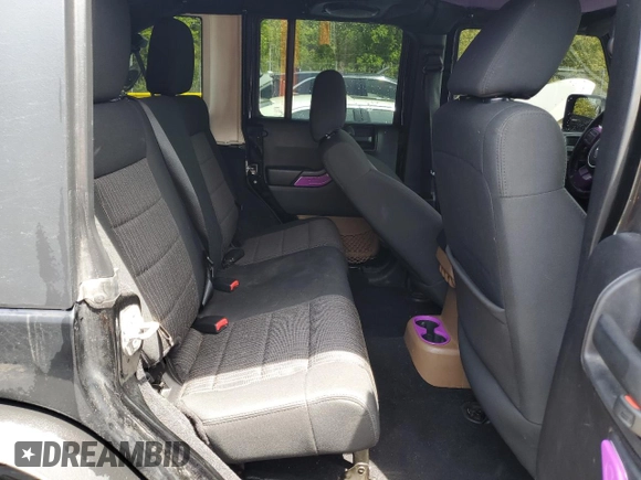 2012 Jeep Wrangler Unlimited Sahara with VIN 1C4BJWEG4CL120370, listed as a Copart auction lot 58744135 with 166,455 mi miles and Clean title. Bid and sale history available at DreamBid. Image 11.