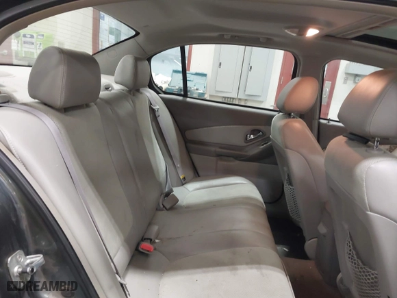 2004 Chevrolet Malibu LT with VIN 1G1ZU54884F204047, listed as a IAAI auction lot 41735285 with 104,781 mi miles. Bid and sale history available at carsss.com. Image 8.