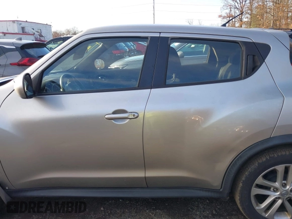 2011 Nissan Juke SL with VIN JN8AF5MV8BT023392, listed as a IAAI auction lot 40936252 with 1 mi miles. Bid and sale history available at carsss.com. Image 14.
