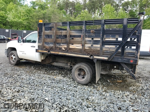 2009 Chevrolet Silverado 3500HD WT with VIN 1GBJC74K39E135526, listed as a Copart auction lot 55476145 with 231,642 mi miles and Clean Title. Bid and sale history available at DreamBid. Image 2.