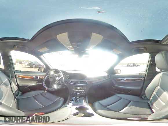 2013 Mercedes-Benz C 300 Sport z VIN WDDGF8AB2DR269765, wystawiony jako Copart lot #53187405 z przebiegiem Nie podano mil oraz Szkoda całkowita • Salvage title. Historia ofert i sprzedaży dostępna na DreamBid. Obrazek 14.