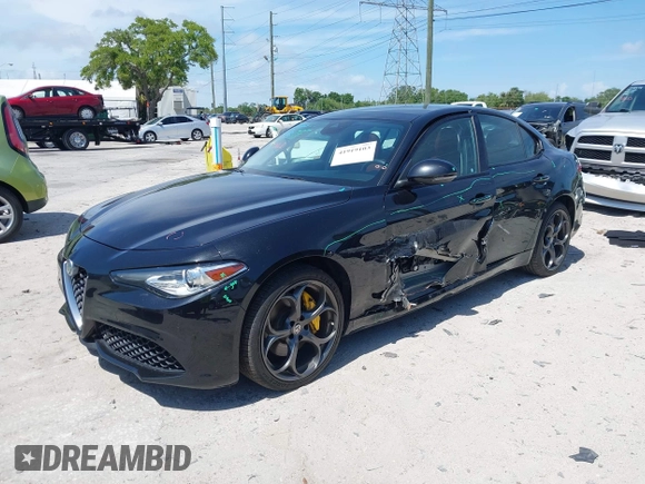 2017 Alfa Romeo Giulia Ti with VIN ZARFAEEN5H7545113, listed as a IAAI auction lot 41919103 with 62,182 mi miles. Bid and sale history available at carsss.com. Image 2.