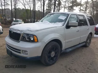 2006 Lincoln Navigator Luxury with VIN 5LMFU27506LJ25785, listed as a IAAI auction lot 41283074 with 73,040 mi miles. Bid and sale history available at carsss.com. Image 2.