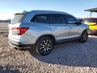 2021 Honda Pilot Touring 8-Passenger with VIN 5FNYF5H97MB001543, listed as a Copart auction lot 42677115 with 40,545 mi miles and Salvage Title. Bid and sale history available at DreamBid. Image 3.