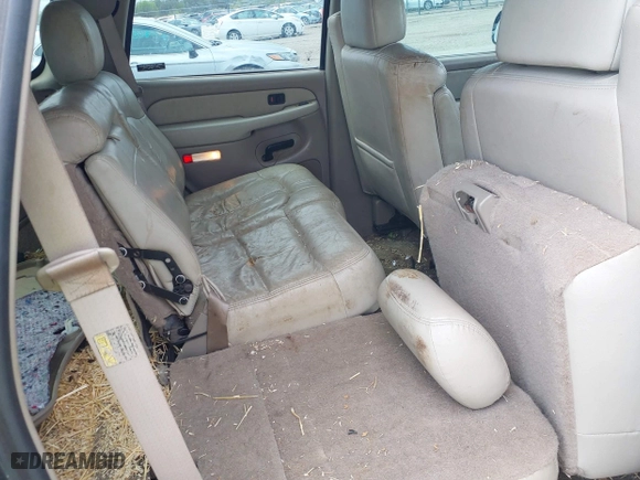 2002 Chevrolet Tahoe LT with VIN 1GNEK13Z02J193738, listed as a IAAI auction lot 42083245 with 189,156 mi miles. Bid and sale history available at carsss.com. Image 8.