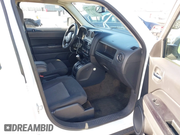 2016 Jeep Patriot Sport SE with VIN 1C4NJPBA5GD722505, listed as a IAAI auction lot 42012785 with Not Provided miles and . Bid and sale history available at carsss.com. Image 5.