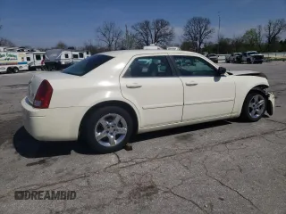 2005 Chrysler 300 with VIN 2C3JA43R65H621284, listed as a Copart auction lot 52372225 with 139,417 mi miles and Salvage Title. Bid and sale history available at carsss.com. Image 3.