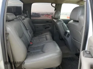2005 GMC Sierra Denali z VIN 2GTEK63N551215749, wystawiony jako Copart lot #71357594 z przebiegiem 183 483 mil mil oraz Szkody całkowita. Historia ofert i sprzedaży dostępna na DreamBid. Obrazek 10.