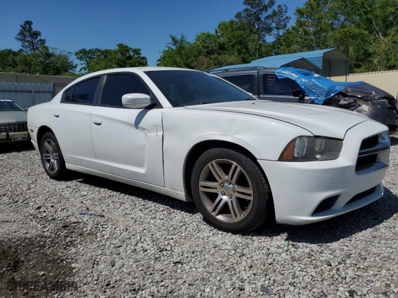 2013 Dodge Charger SE with VIN 2C3CDXBG2DH639720, listed as a Copart auction lot 53232765 with 209,233 mi miles and Clean Title. Bid and sale history available at carsss.com. Image 4.