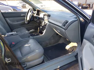 1996 Honda Accord EX w/Leather with VIN 1HGCD566XTA251134, listed as a IAAI auction lot 41461247 with 230,793 mi miles. Bid and sale history available at carsss.com. Image 5.