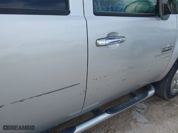 2011 GMC Sierra 1500 SLE with VIN 3GTP1VE05BG361711, listed as a IAAI auction lot 41927412 with 105,095 mi miles. Bid and sale history available at carsss.com. Image 21.
