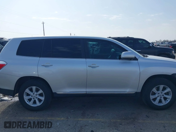 2013 Toyota Highlander with VIN 5TDZA3EH4DS045790, listed as a IAAI auction lot 41576845 with 216,668 mi miles and . Bid and sale history available at DreamBid. Image 14.