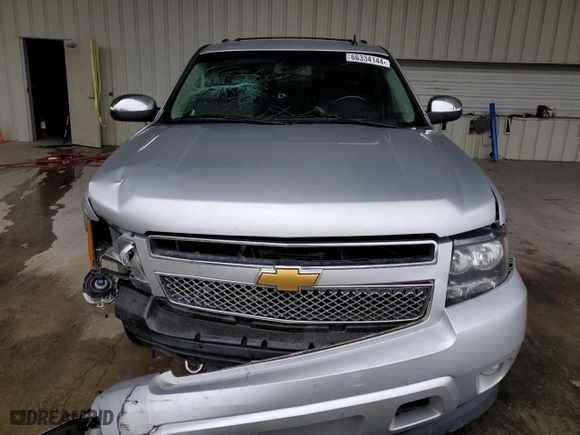 2013 Chevrolet Suburban LT with VIN 1GNSKJE76DR123518, listed as a Copart auction lot 66334144 with 270,402 mi miles and Salvage Title. Bid and sale history available at carsss.com. Image 5.