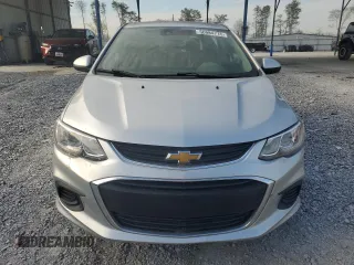 2020 Chevrolet Sonic LT z VIN 1G1JG6SB8L4124217, wystawiony jako Copart lot #50584715 z przebiegiem 83 124 mil mil oraz Szkody całkowita. Historia ofert i sprzedaży dostępna na DreamBid. Obrazek 5.