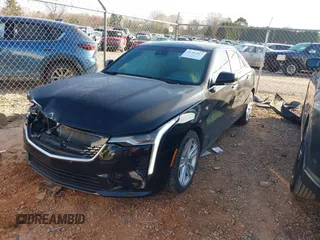 2025 Cadillac CT4 Luxury z VIN 1G6DA5RK8S0110154, wystawiony jako IAAI lot #41767412 z przebiegiem 4 026 mil mil oraz . Historia ofert i sprzedaży dostępna na DreamBid. Obrazek 2.