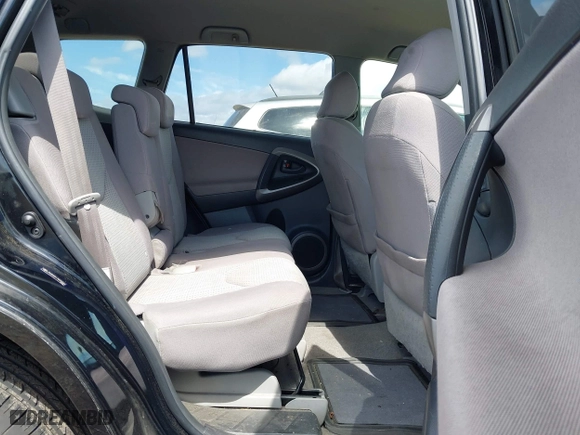 2007 Toyota RAV4 with VIN JTMZD33V176033066, listed as a IAAI auction lot 41933921 with 209,514 mi miles. Bid and sale history available at carsss.com. Image 8.