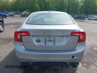 2017 Volvo S60 Dynamic z VIN YV140MTLXH2420132, wystawiony jako IAAI lot #42241376 z przebiegiem 191 292 mil mil oraz . Historia ofert i sprzedaży dostępna na DreamBid. Obrazek 16.