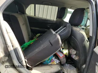 2020 Chevrolet Trax LT z VIN KL7CJPSB6LB331673, wystawiony jako Copart lot #64590854 z przebiegiem Nie podano mil oraz Szkoda całkowita • Salvage title. Historia ofert i sprzedaży dostępna na DreamBid. Obrazek 11.