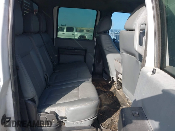 2014 Ford F-250 XL z VIN 1FT7W2B6XEEA73803, wystawiony jako IAAI lot #40960544 z przebiegiem 249 208 mil mil oraz . Historia ofert i sprzedaży dostępna na DreamBid. Obrazek 8.