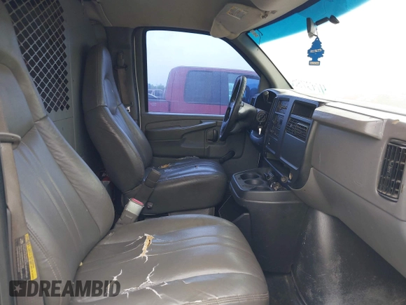 2003 Chevrolet Express Cargo z VIN 1GCHG35U231130341, wystawiony jako IAAI lot #41927806 z przebiegiem 260 934 mil mil oraz . Historia ofert i sprzedaży dostępna na DreamBid. Obrazek 5.