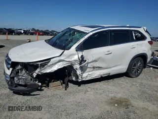 2018 Toyota Highlander SE z VIN 5TDKZRFH9JS528795, wystawiony jako Copart lot #54453665 z przebiegiem 114 004 mil mil oraz Szkoda całkowita • Salvage title. Historia ofert i sprzedaży dostępna na DreamBid. Obrazek 1.