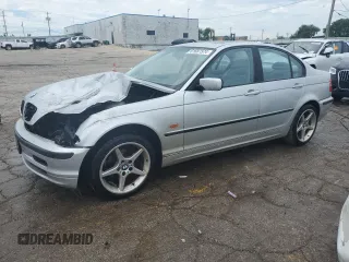 2000 BMW 3 Series 323i with VIN WBAAM3335YCA86464, listed as a Copart auction lot 61687574 with 151,447 mi miles and Salvage Title. Bid and sale history available at carsss.com. Image 1.