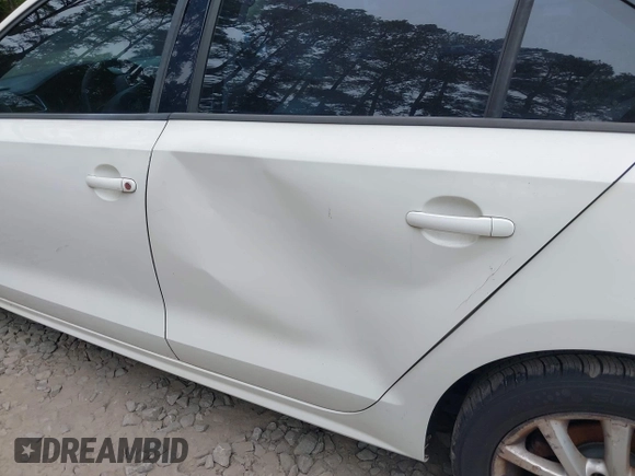 2012 Volkswagen Jetta SE с VIN 3VWDP7AJ0CM373096, выставлен на аукционе IAAI как лот 42426028 с пробегом 176 470 миль миль и . История ставок и продаж доступна на DreamBid. Изображение 13.