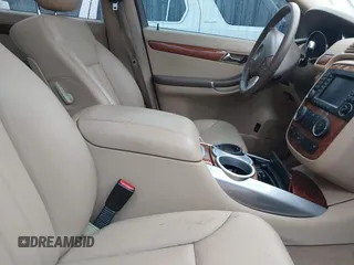 2008 Mercedes-Benz R-Class 3.5L with VIN 4JGCB65E28A079476, listed as a IAAI auction lot 41415461 with 180,748 mi miles. Bid and sale history available at carsss.com. Image 5.