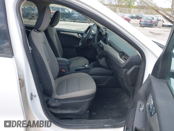 2020 Ford Escape SE with VIN 1FMCU9G67LUC31633, listed as a IAAI auction lot 42173290 with 136,937 mi miles and . Bid and sale history available at DreamBid. Image 5.