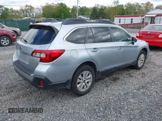 2018 Subaru Outback Premium z VIN 4S4BSAFC4J3257300, wystawiony jako IAAI lot #42175999 z przebiegiem 76 451 mil mil oraz . Historia ofert i sprzedaży dostępna na DreamBid. Obrazek 4.