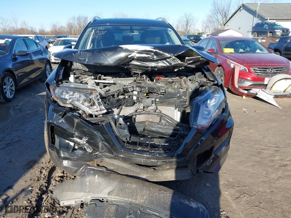 2018 Nissan Rogue S with VIN KNMAT2MV9JP619105, listed as a IAAI auction lot 41843613 with 47,960 mi miles. Bid and sale history available at carsss.com. Image 12.