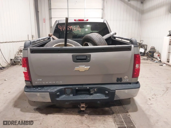 2008 Chevrolet Silverado 1500 LTZ with VIN 3GCEK13318G298836, listed as a IAAI auction lot 41183164 with 157,940 mi miles. Bid and sale history available at carsss.com. Image 17.